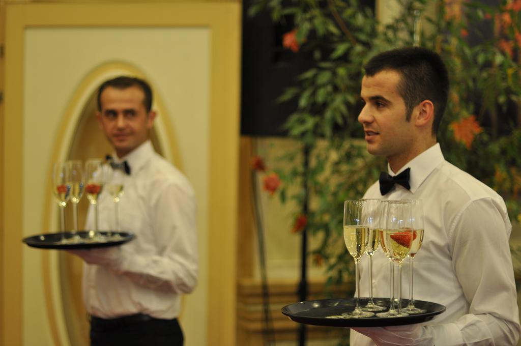 Hotel Victory Pristina Buitenkant foto