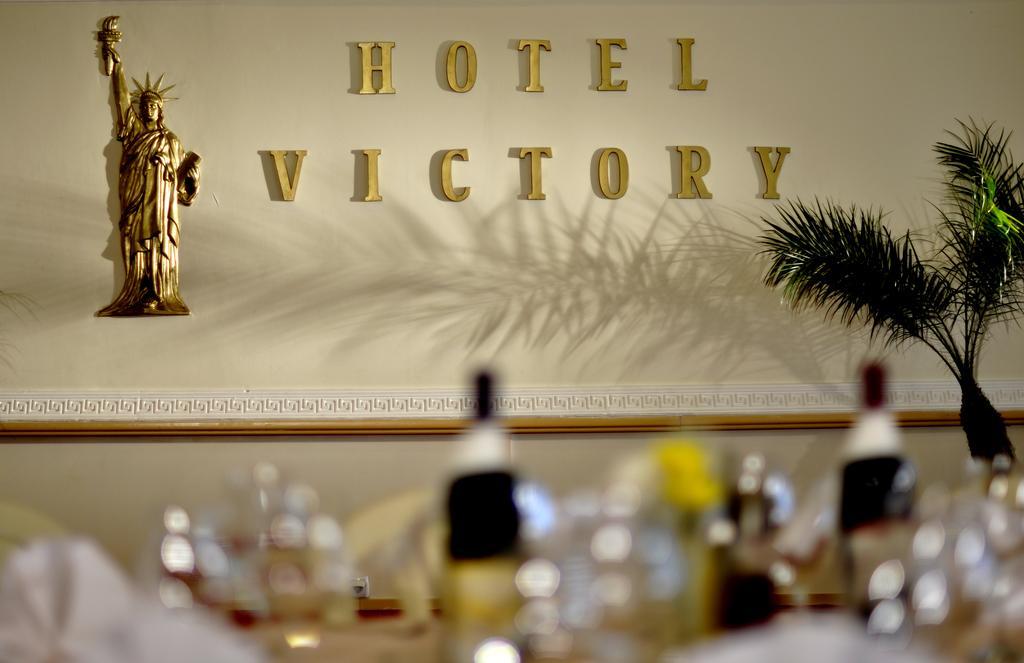 Hotel Victory Pristina Buitenkant foto
